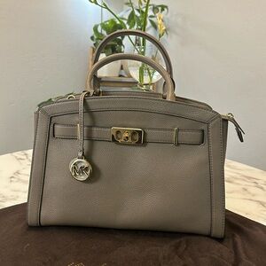 Chick Michael Kors purse